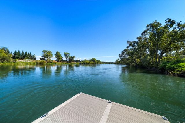 22894 Blue Jay Lane, Anderson, CA 96007