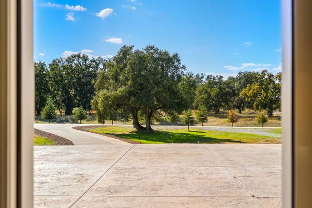 22894 Blue Jay Lane, Anderson, CA 96007