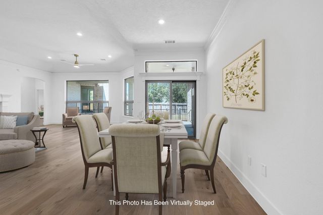 686 Edgewood Drive, Montgomery, TX 77356