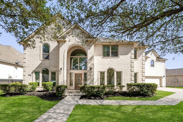 686 Edgewood Drive, Montgomery, TX 77356