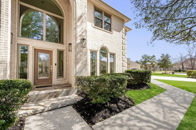 686 Edgewood Drive, Montgomery, TX 77356
