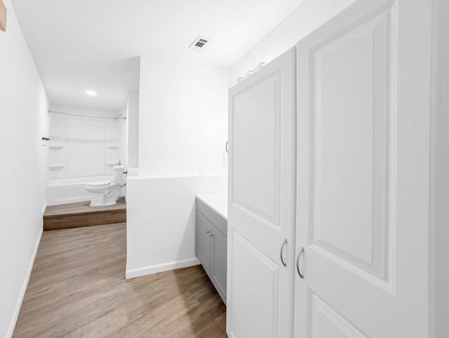 686 Edgewood Drive, Montgomery, TX 77356