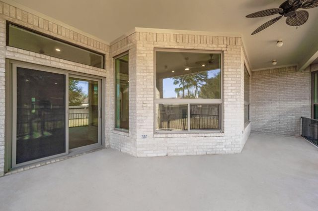 686 Edgewood Drive, Montgomery, TX 77356