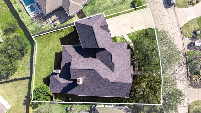 686 Edgewood Drive, Montgomery, TX 77356