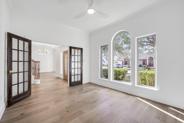 686 Edgewood Drive, Montgomery, TX 77356