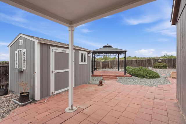 1741 Blueberry Drive NE, Rio Rancho, NM 87144
