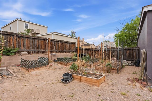 1741 Blueberry Drive NE, Rio Rancho, NM 87144