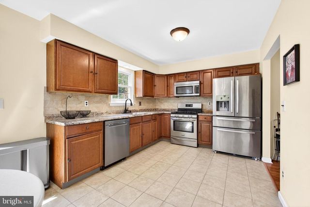 17 DUNMOOR CT N, Trenton, NJ 08690