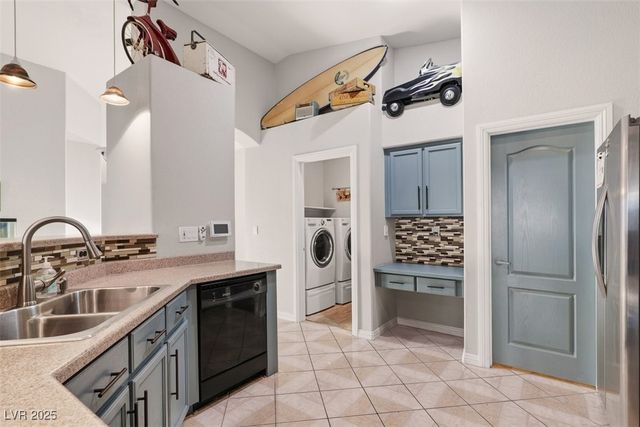 6612 Ringbill Court, North Las Vegas, NV 89084