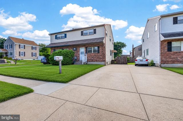 21 UPLAND RD, Brookhaven, PA 19015