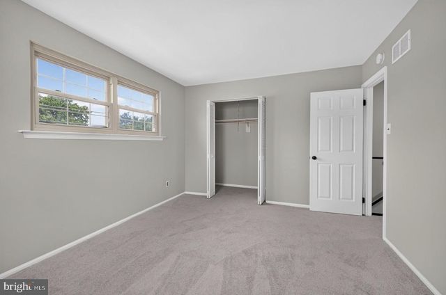 21 UPLAND RD, Brookhaven, PA 19015