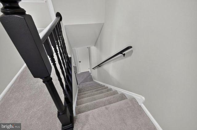 21 UPLAND RD, Brookhaven, PA 19015
