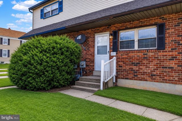 21 UPLAND RD, Brookhaven, PA 19015