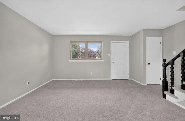 21 UPLAND RD, Brookhaven, PA 19015