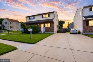21 UPLAND RD, Brookhaven, PA 19015