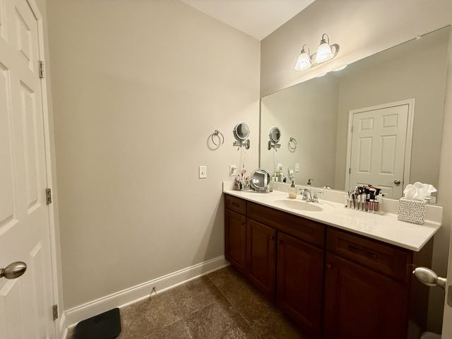 547 Cloverhill Ln, Lebanon, TN 37090