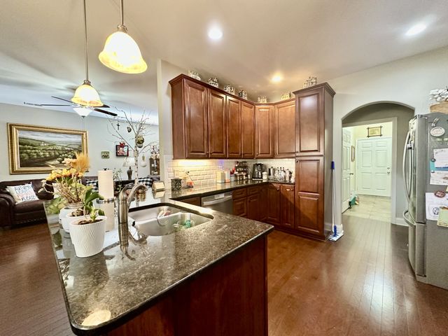 547 Cloverhill Ln, Lebanon, TN 37090