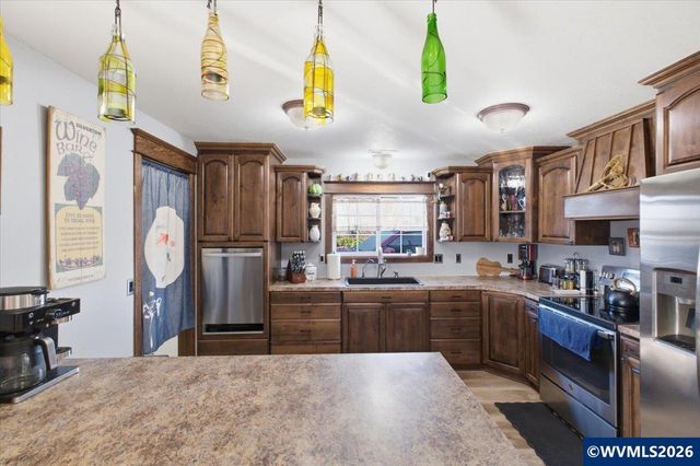 1005 Foxglove Ln, Mt Angel, OR 97362