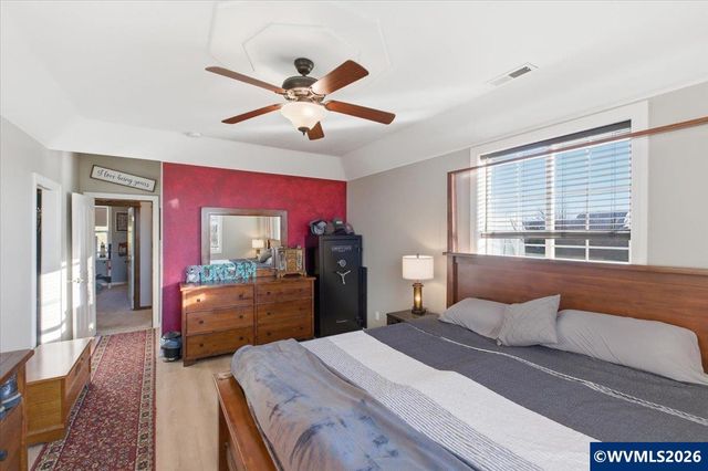 1005 Foxglove Ln, Mt Angel, OR 97362