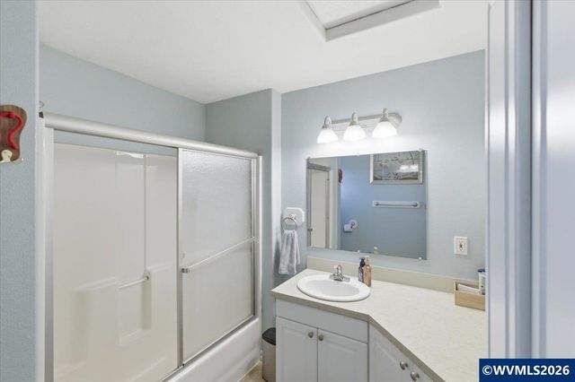 1005 Foxglove Ln, Mt Angel, OR 97362