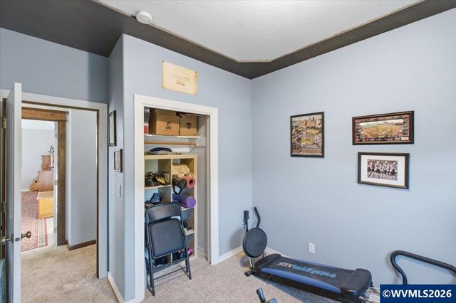 1005 Foxglove Ln, Mt Angel, OR 97362