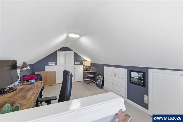 1005 Foxglove Ln, Mt Angel, OR 97362