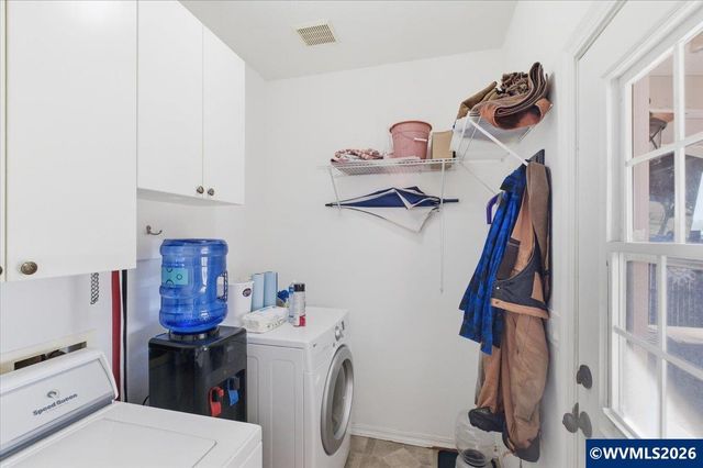 1005 Foxglove Ln, Mt Angel, OR 97362