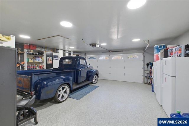 1005 Foxglove Ln, Mt Angel, OR 97362