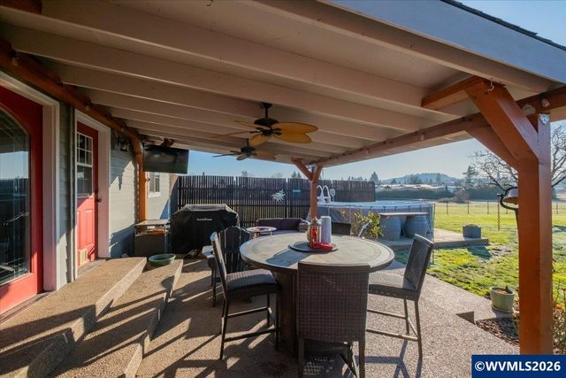 1005 Foxglove Ln, Mt Angel, OR 97362