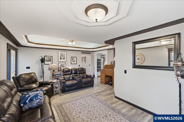 1005 Foxglove Ln, Mt Angel, OR 97362