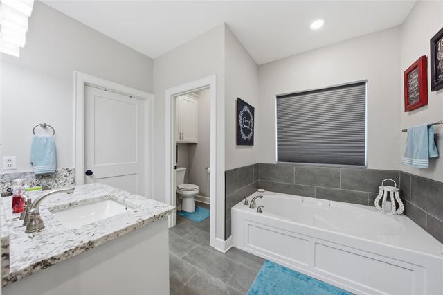 7222 Neches Street, Athens, TX 75752