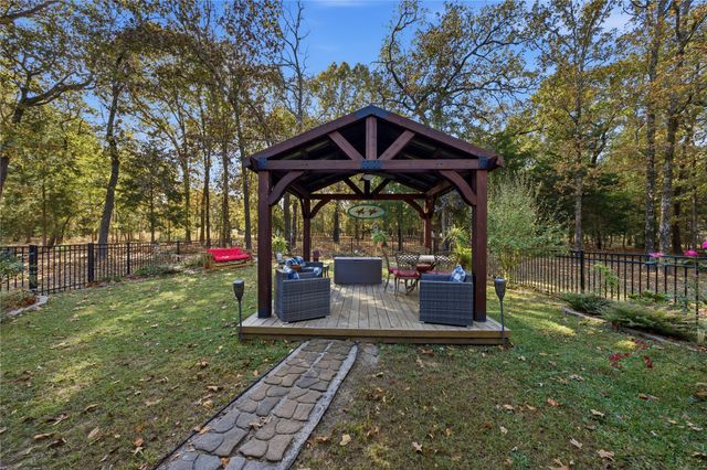 7222 Neches Street, Athens, TX 75752