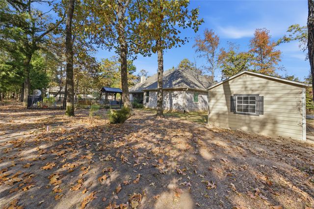 7222 Neches Street, Athens, TX 75752