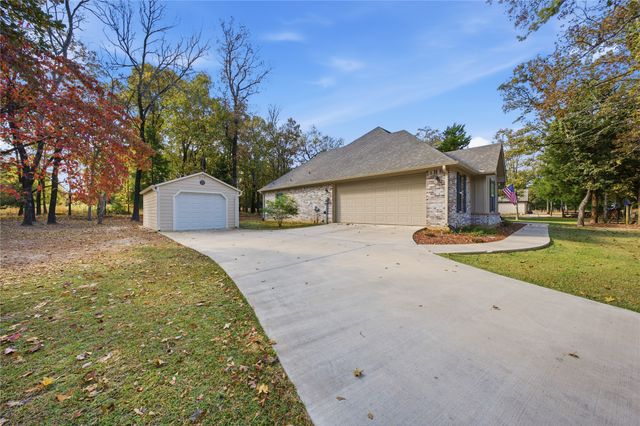 7222 Neches Street, Athens, TX 75752