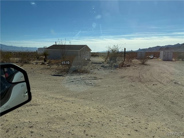 7910 W Unkar Drive, Golden Valley, AZ 86413