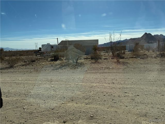 7910 W Unkar Drive, Golden Valley, AZ 86413