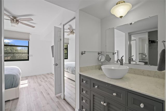 3516 Whitehall Drive 301, West Palm Beach, FL 33401