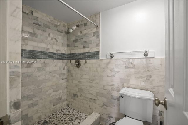 3516 Whitehall Drive 301, West Palm Beach, FL 33401