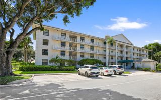 3516 Whitehall Drive 301, West Palm Beach, FL 33401
