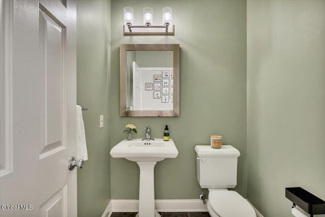 26 Birch Hill Road, Clifton Park, NY 12019