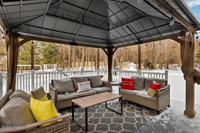 26 Birch Hill Road, Clifton Park, NY 12019