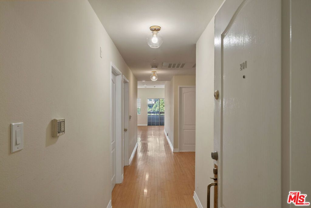 923 Euclid Street 201, Santa Monica, CA 90403