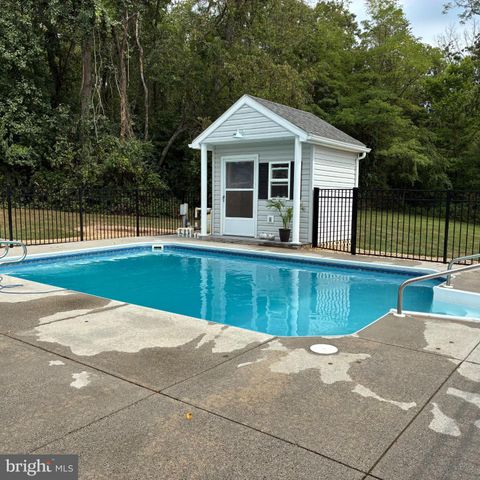 908 JONATHAN ST, Woodstock, VA 22664