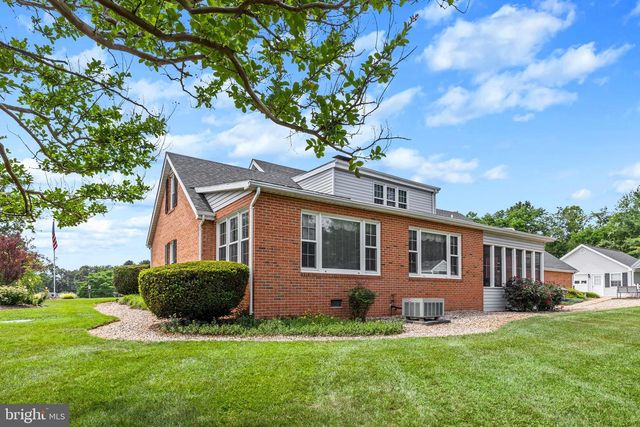 908 JONATHAN ST, Woodstock, VA 22664