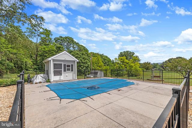 908 JONATHAN ST, Woodstock, VA 22664