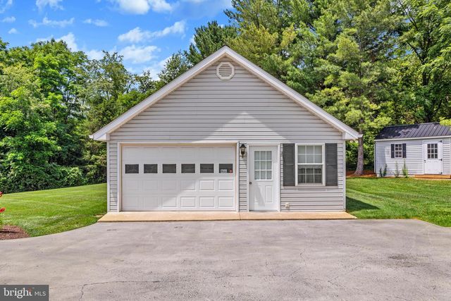 908 JONATHAN ST, Woodstock, VA 22664
