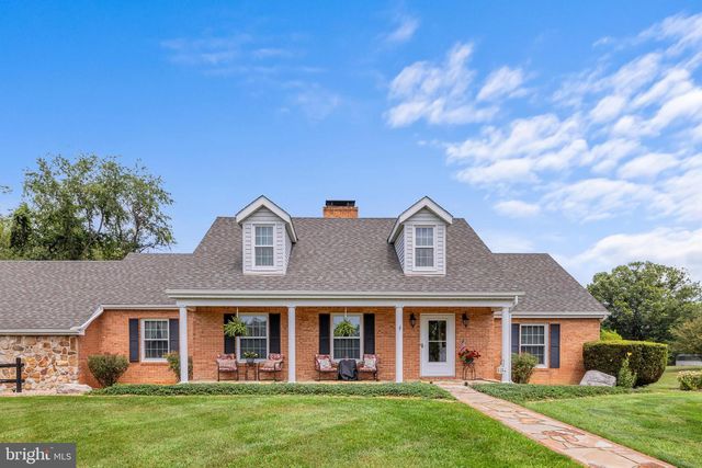 908 JONATHAN ST, Woodstock, VA 22664