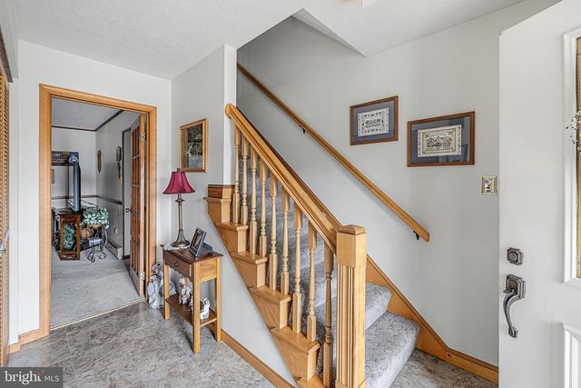 908 JONATHAN ST, Woodstock, VA 22664
