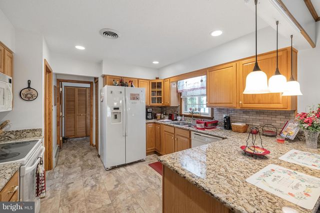 908 JONATHAN ST, Woodstock, VA 22664