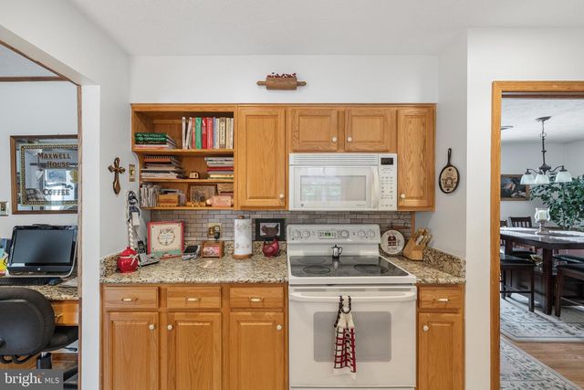 908 JONATHAN ST, Woodstock, VA 22664